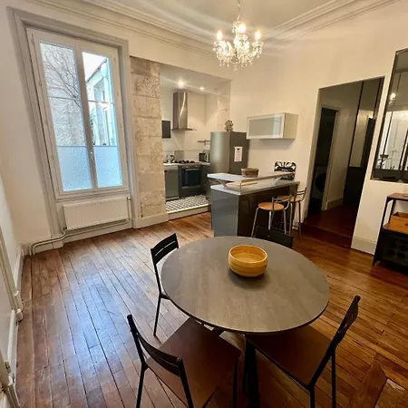 Spacieux T2 Centre Ville De Poitiers Apartmán *