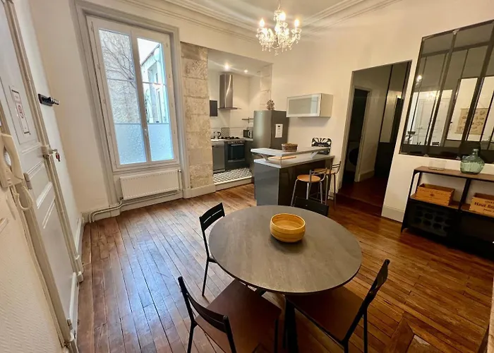 Spacieux T2 Centre Ville De Poitiers Apartment *